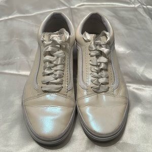 Vans Off-White Satin Women’s size 9